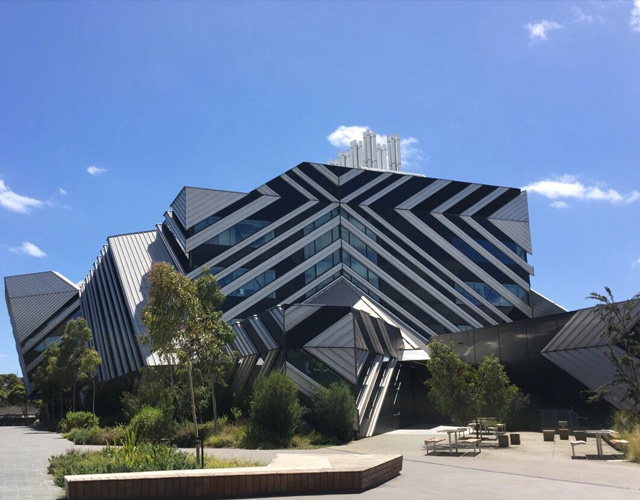 莫纳什大学